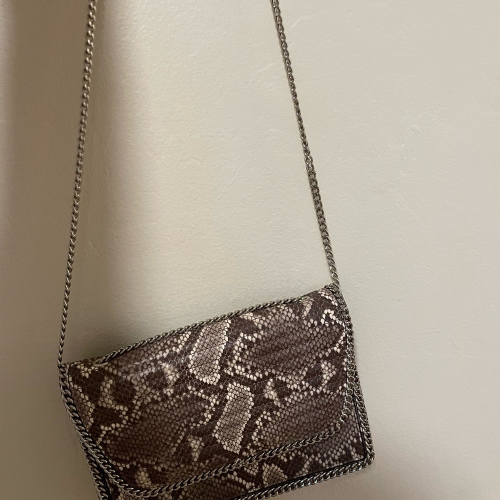 Express crossbody bag